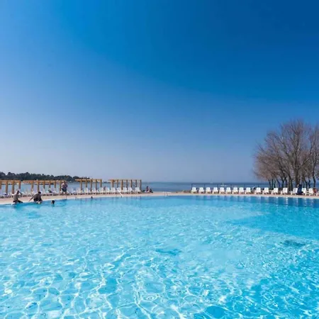 In - Istrien 12032 דירה *